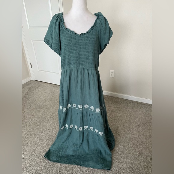 Baevely Dresses & Skirts - NWT Baevely Green Boho Maxi Dress Size 1X